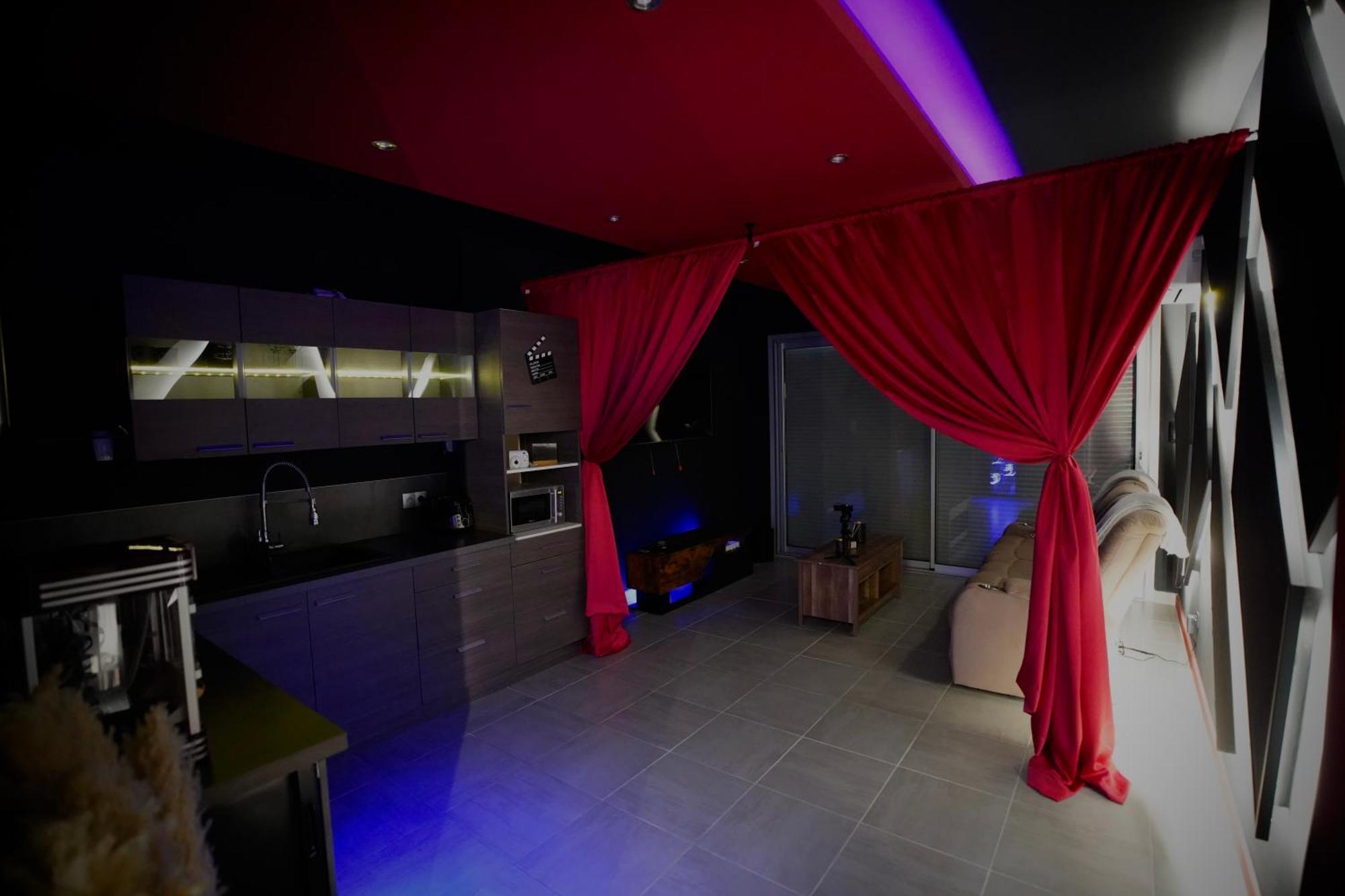 L Unique Cinema Room Grenoble Exteriör bild